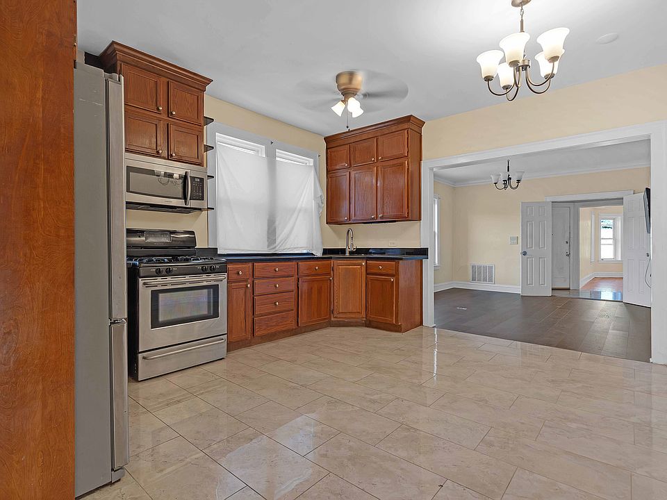 1st image of 6164 N Hamilton Ave #1