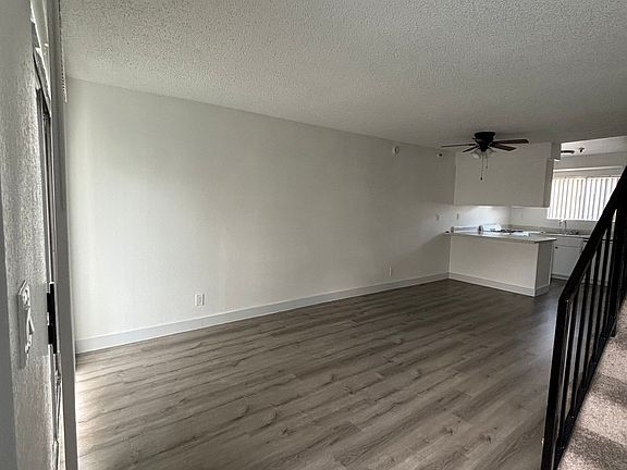 4th image of 12909 Cordary Ave #13