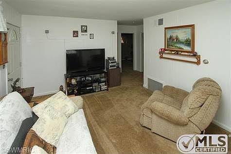 4th image of 277 Sigel Ave