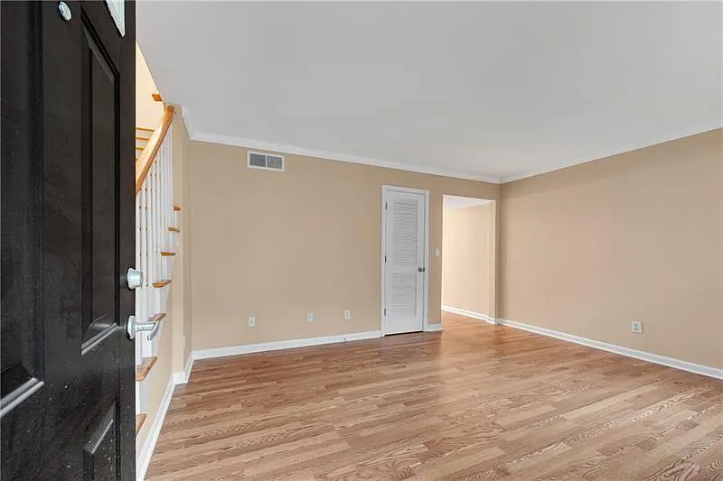 3 bed, 1.5 bath, 1000 sqft, $1,750 — Photo 3