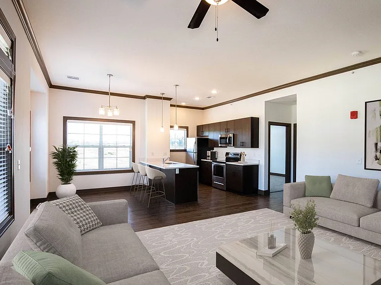 Thrive at Creekside Apartments and Townhomes — Photo 6