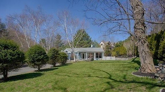 4th image of 9 Nichols Ln