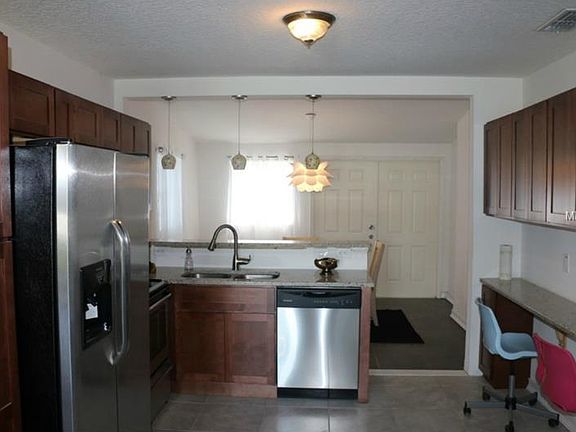 2nd image of 521 S Observatory Dr