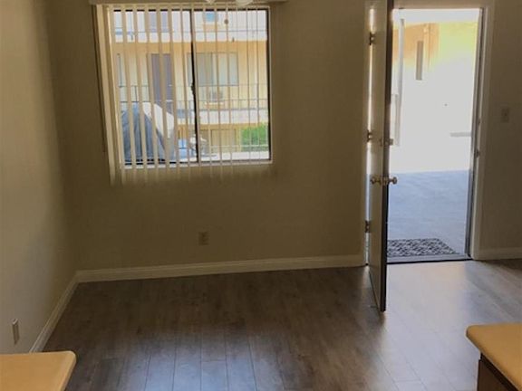 4th image of 1920 Peyton Ave APT 211
