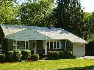 107 Valley Rd, River Edge, NJ 07661