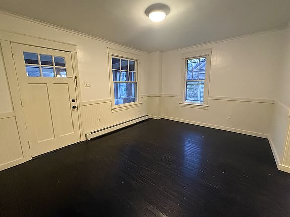 3rd image of 105 Spring St