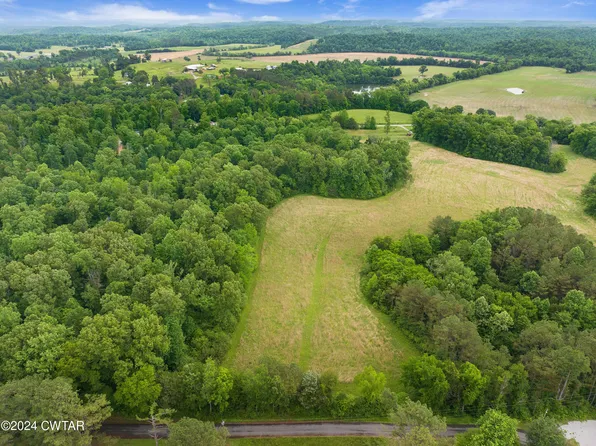 1 E Highland St, Decaturville, TN 38329