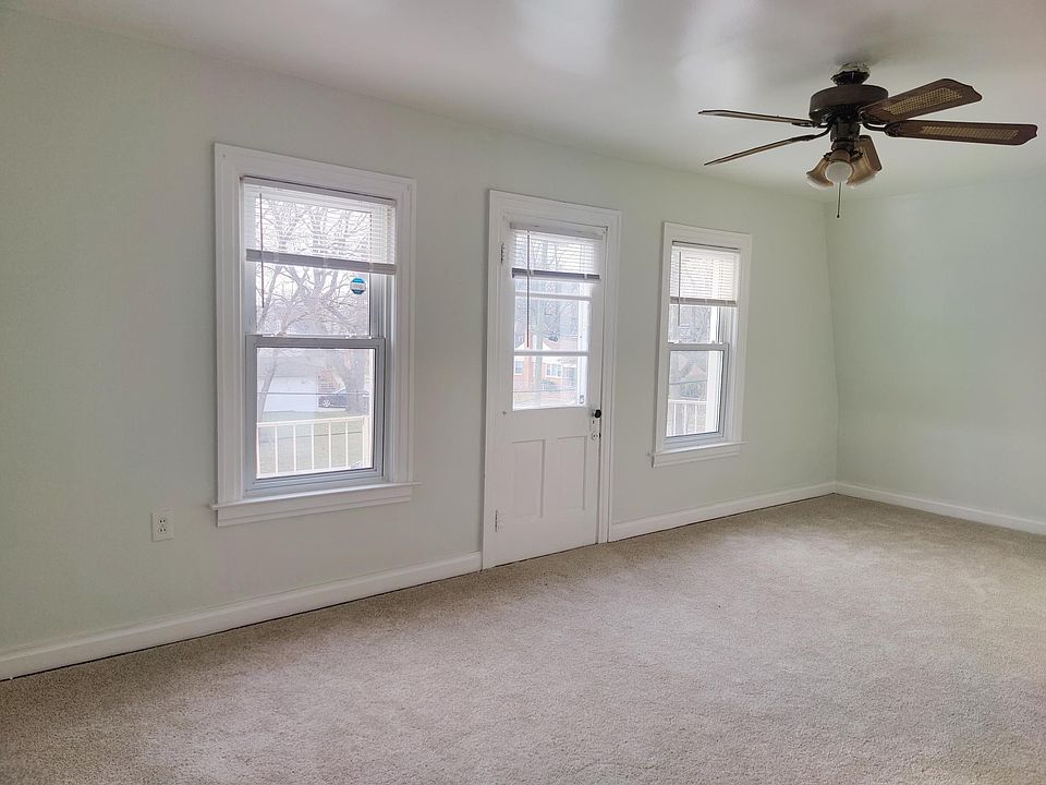 1st image of 22342 Park St
