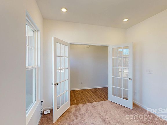 5th image of 1219 Fremont Dr