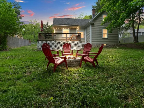 69 Cedar St, Amesbury, MA 01913