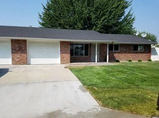422 S 47th Ave, Yakima, WA 98908