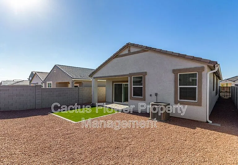 2037 W Shelly Ave — Photo 24
