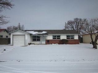 916 W 25th St, Plainview, TX 79072