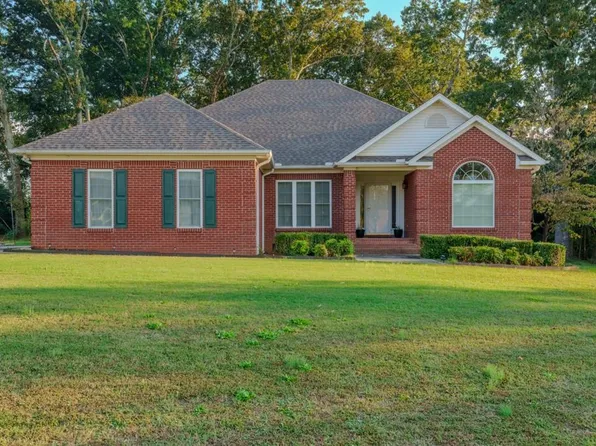 131 Erica Dr, Rogersville, AL 35652