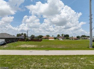 418 Kismet Pkwy E, Cape Coral, FL 33909