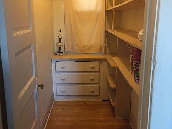 Big Walk-In Pantry 