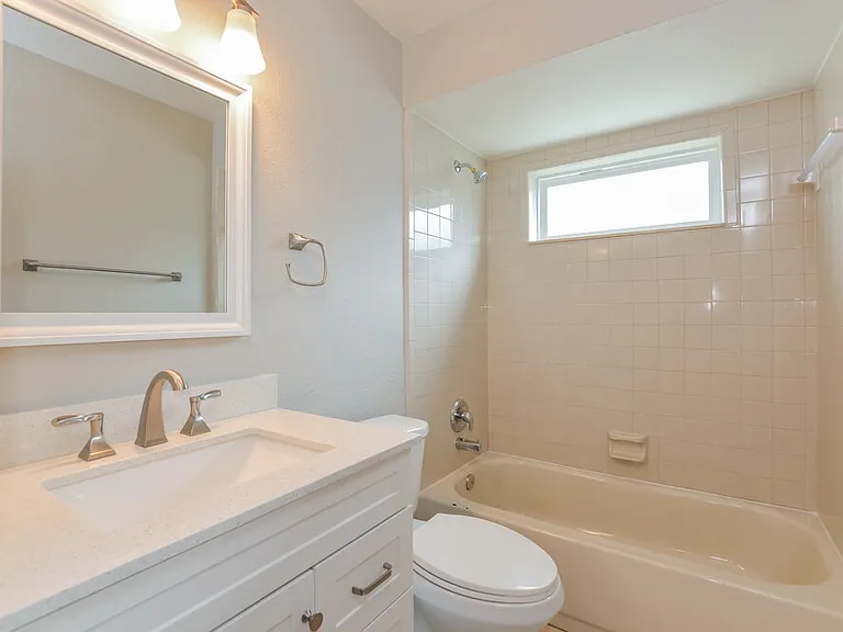 1058 Dees Dr — Photo 12