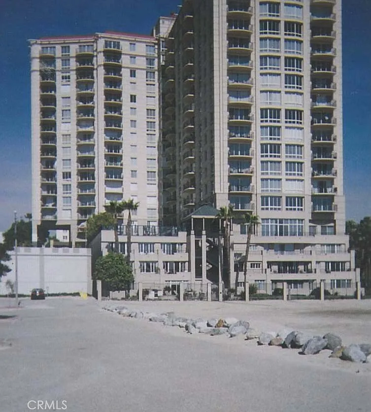 2 bed, 2.5 bath, 2032 sqft, $6,000 — Photo 1