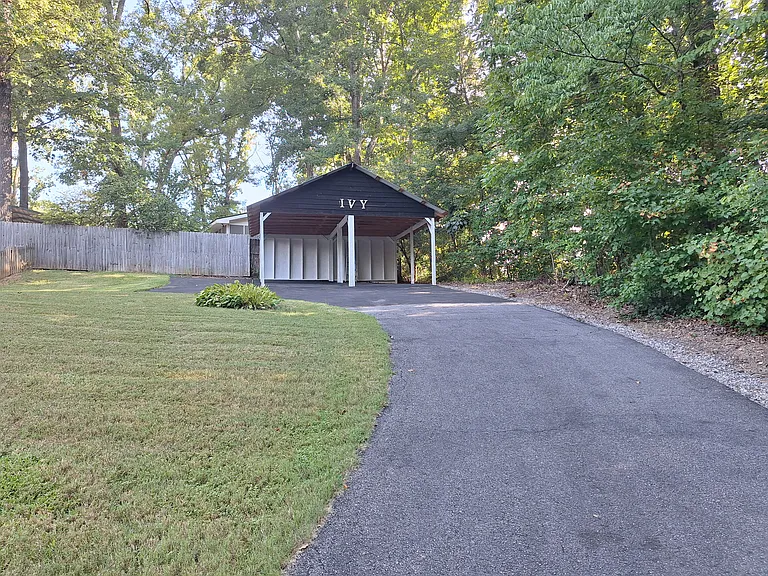 6260 Reives Rd — Photo 16