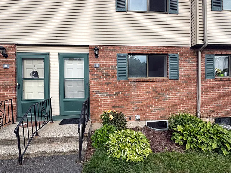 39 Horton Hill Rd #8F — Photo 1