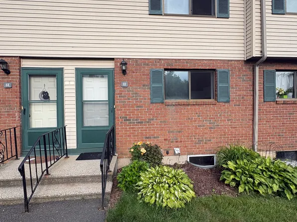 39 Horton Hill Rd APT 8F, Naugatuck, CT 06770