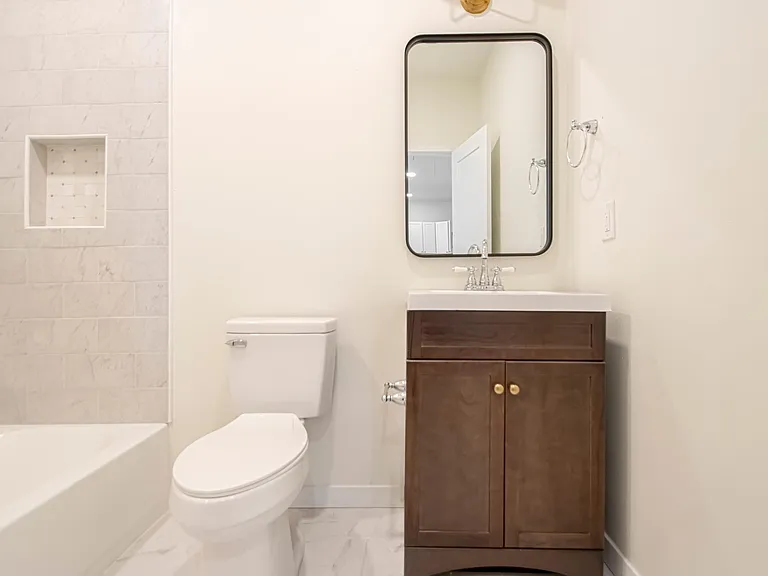 805 Maple St — Photo 15