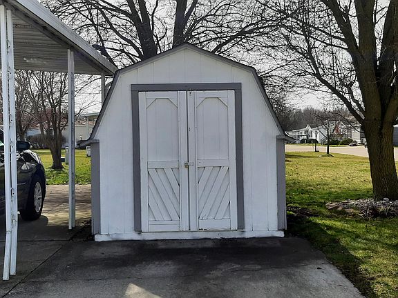 Exterior Image-2-Century 25 Boardwalk