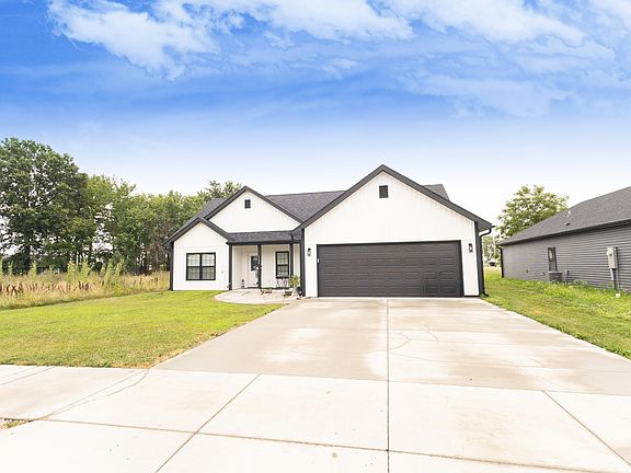 2nd image of 1104 Stonebridge Ln