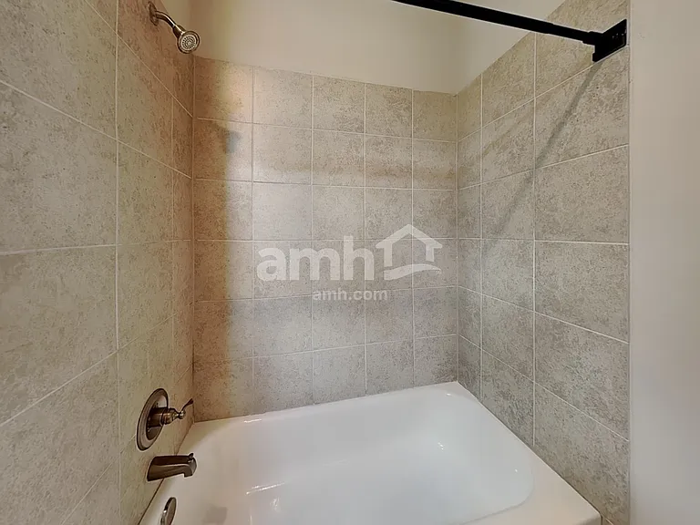 8113 Turnberry Ln — Photo 13