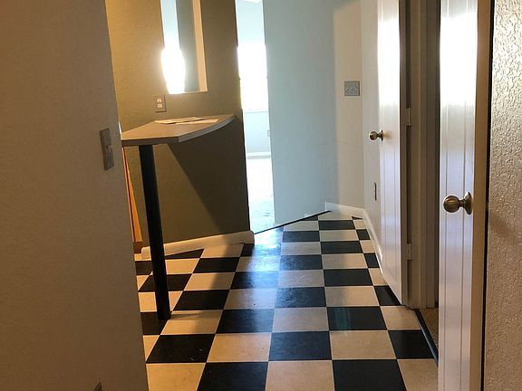 4th image of 520 S Armenia Ave Unit 1236
