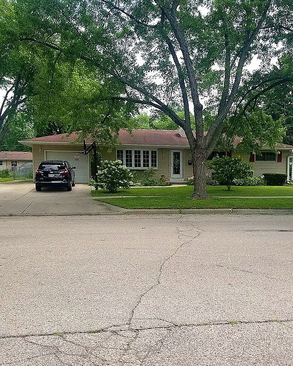 1st image of 77 S Lexington Dr