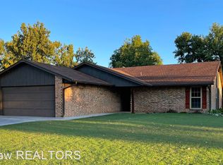 1818 Buckboard Ln, Enid, OK 73703