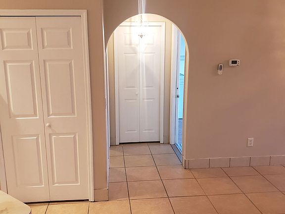 5th image of 2406 Glenwood Dr