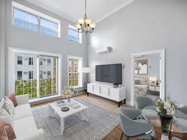 216 Calyer Street image 1 of 13