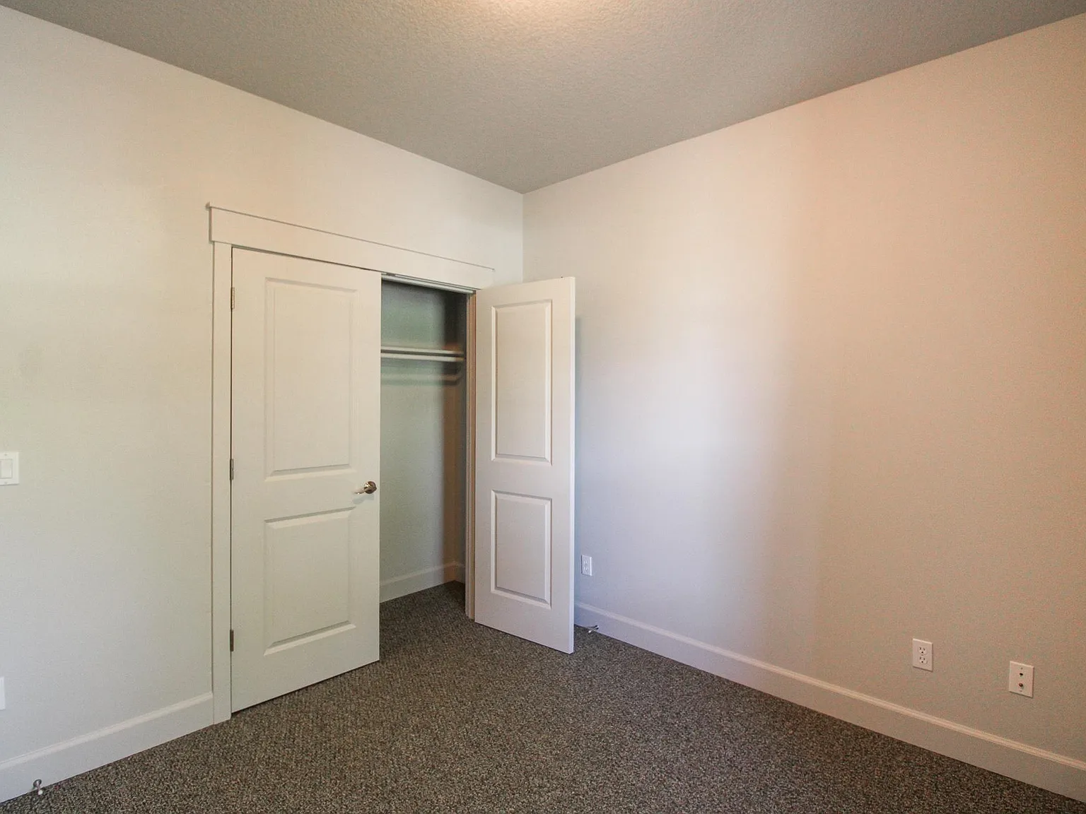 3 bed, 2023 sqft, $2,825 — Photo 4