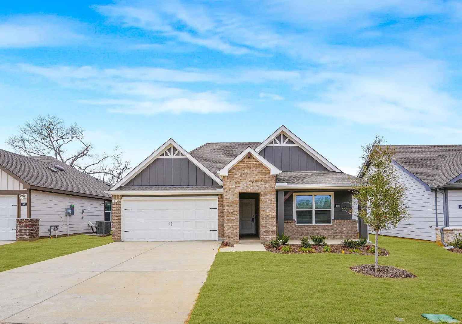 1539 Brooke Drive — Photo 1