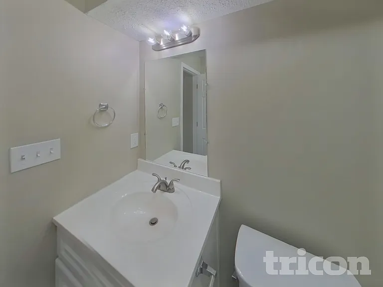760 Country Lake Ct — Photo 13