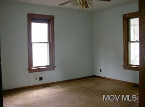 3rd image of 815 Front St