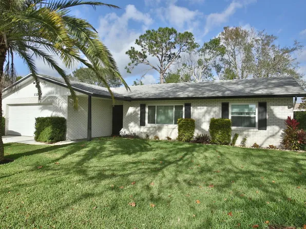 1328 N Paradise Ln, Daytona Beach, FL 32119