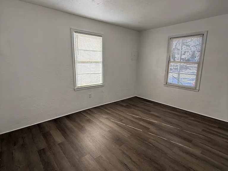 656 NE Lake Dr — Photo 18