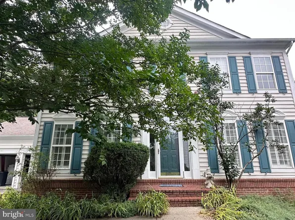 636 Lake Varuna Dr, Gaithersburg, MD 20878
