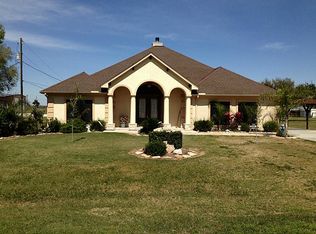 632 Western Acres Dr, El Campo, TX 77437
