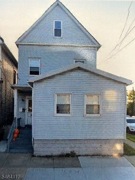 1st image of 410 3rd Ave