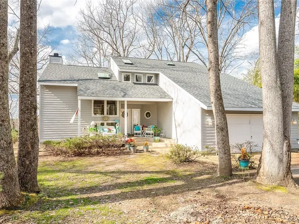 900 Colony Trl, Lanexa, VA 23089