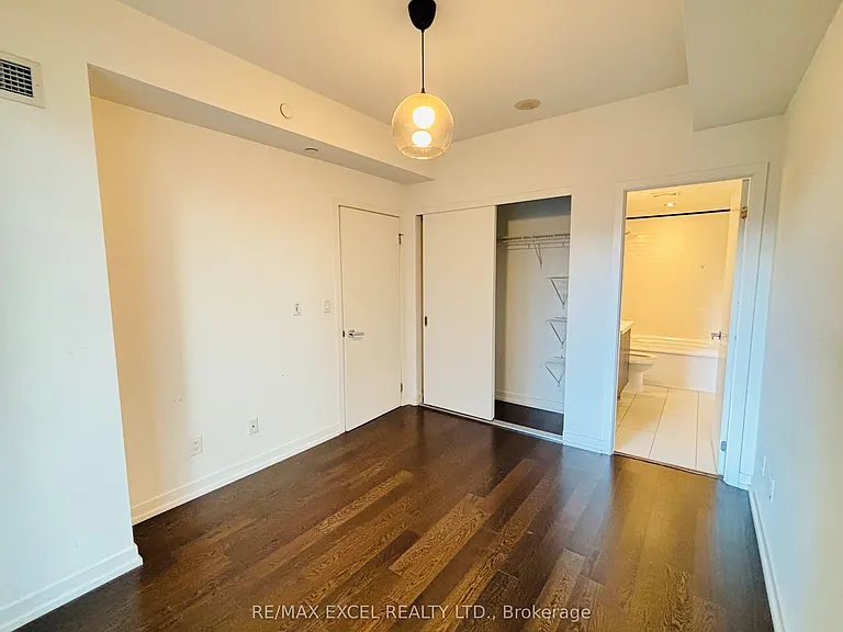 21 Widmer St #901 — Photo 15