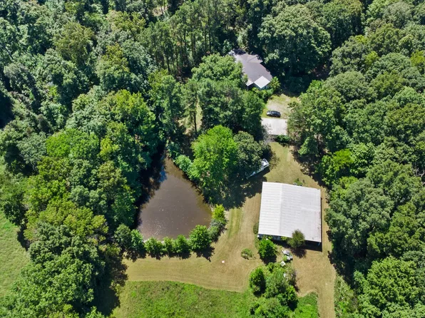 1318 Old Clarksville Pike, Pleasant View, TN 37146