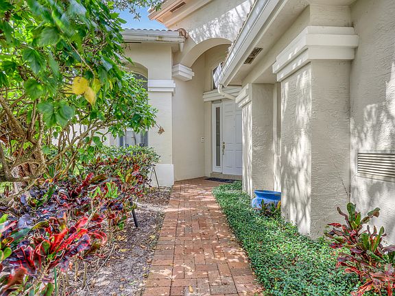 3rd image of 713 Cable Beach Lane