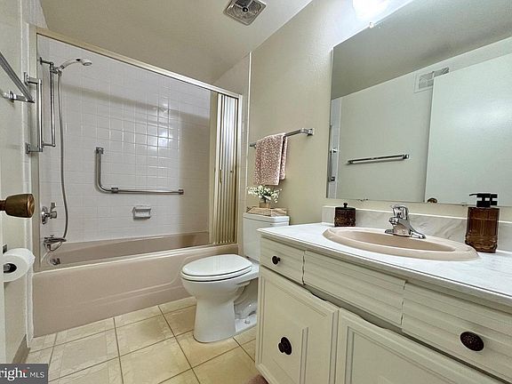 4th image of 3352 Chiswick Ct #57-3E