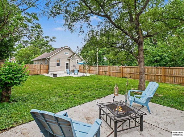 4120 Maple St, Omaha, NE 68111
