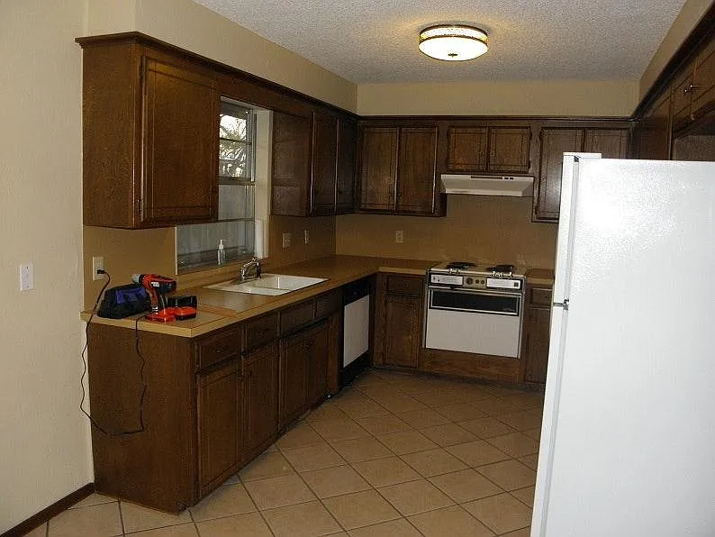 3 bed, 1760 sqft, $1,800 — Photo 3